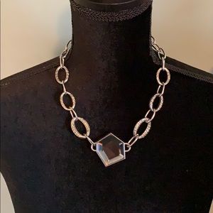 The Limited Crystal Pendant Necklace